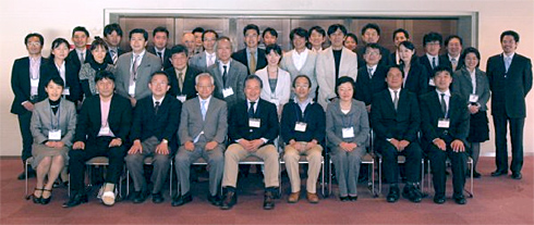 2010年4月14・15日 名古屋での参加者 骨折にもめげず中島祥博先生が参加